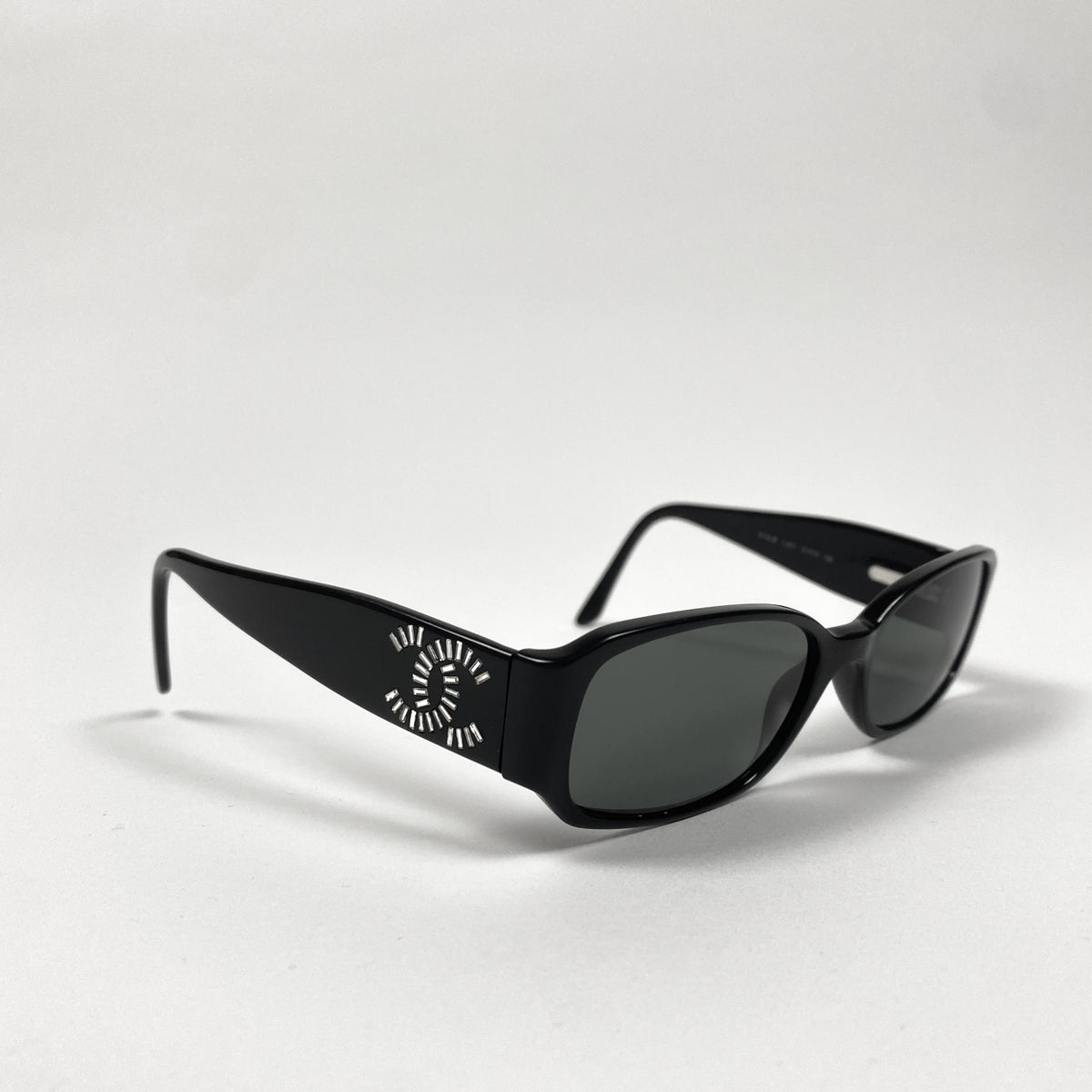 CHANEL Baguette Logo Sonnenbrille