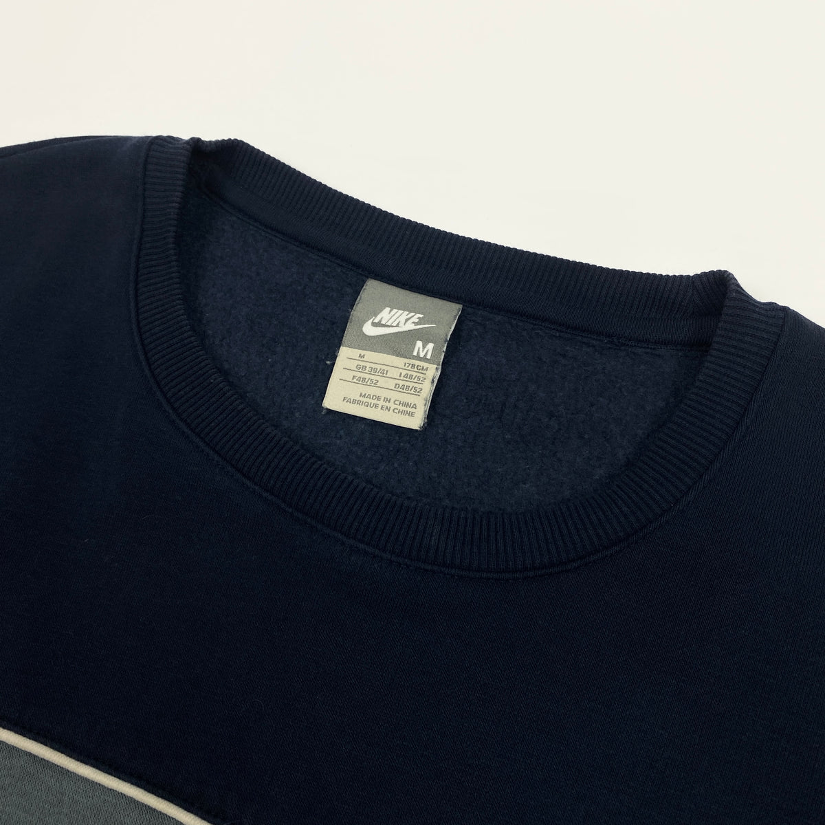 NIKE Sweater