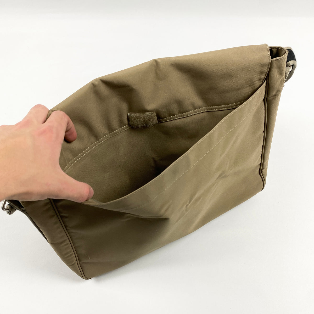 LACOSTE Umhängetasche
