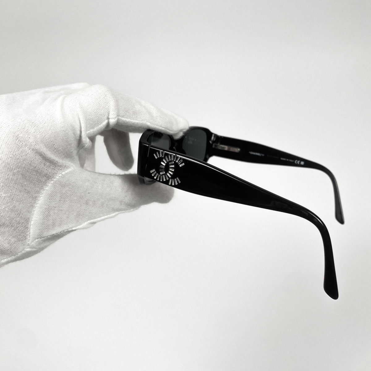 CHANEL Baguette Logo Sonnenbrille