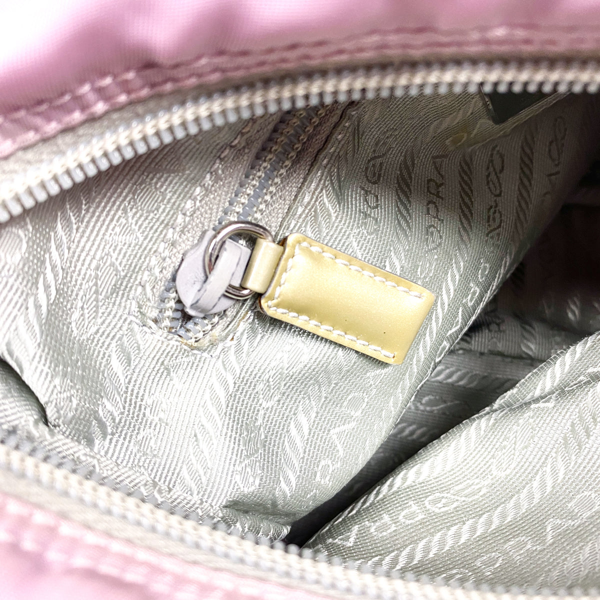 PRADA Nylon Tasche