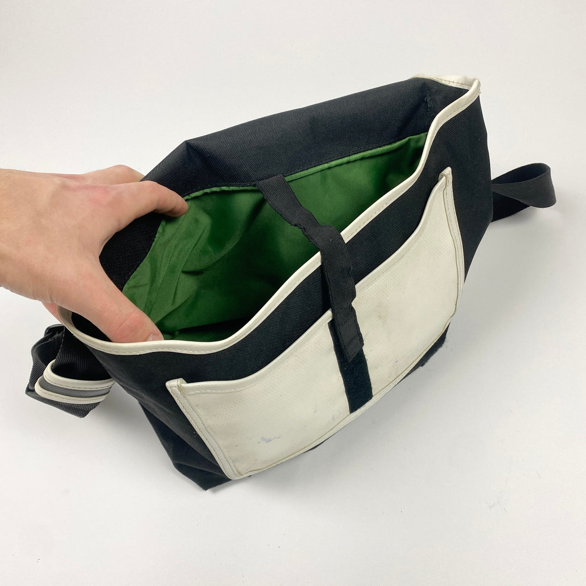 LACOSTE Umhängetasche