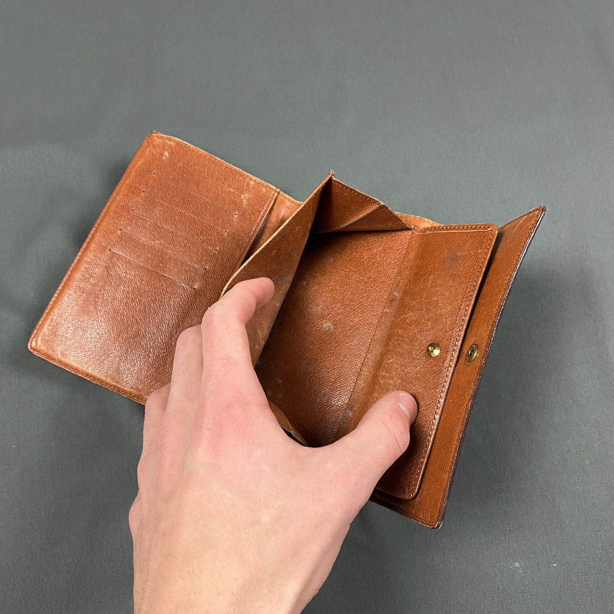 LOUIS VUITTON Geldbeutel