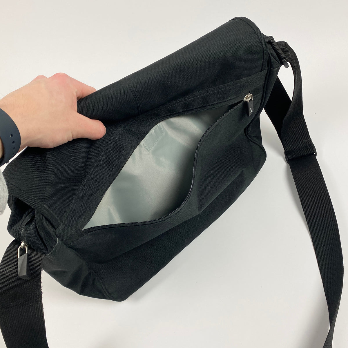 NIKE Laptop Umhängetasche
