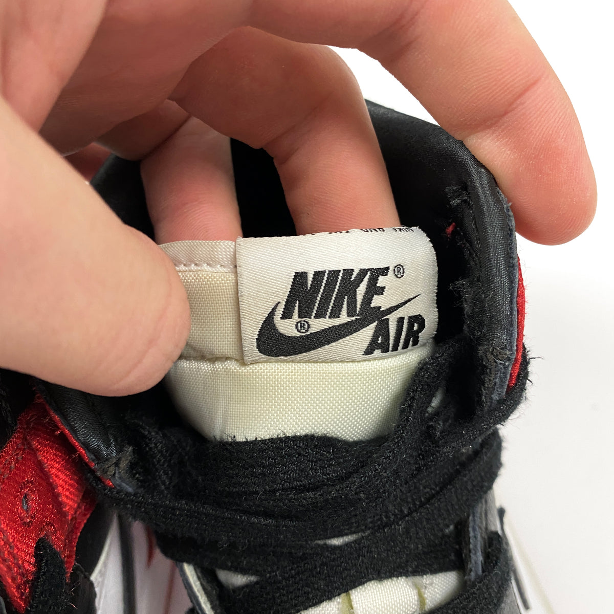 Nike Air Jordan 1 OG "Red Satin"