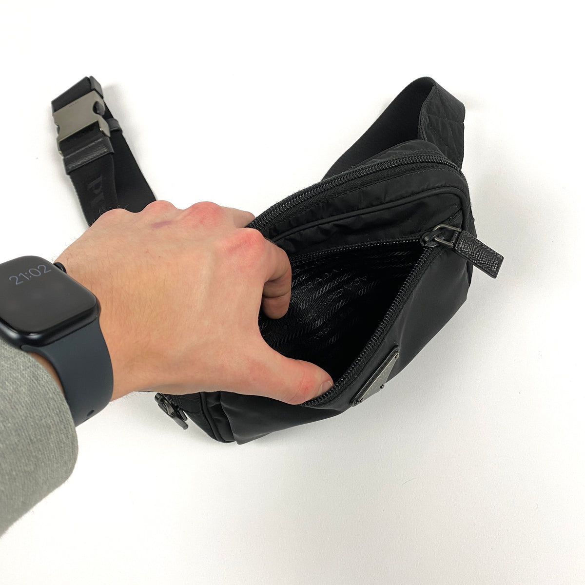 PRADA Re-Nylon Bauchtasche 2022