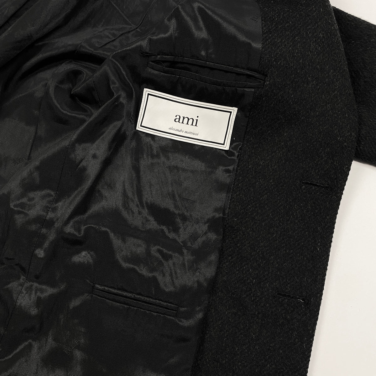 AMI Mantel