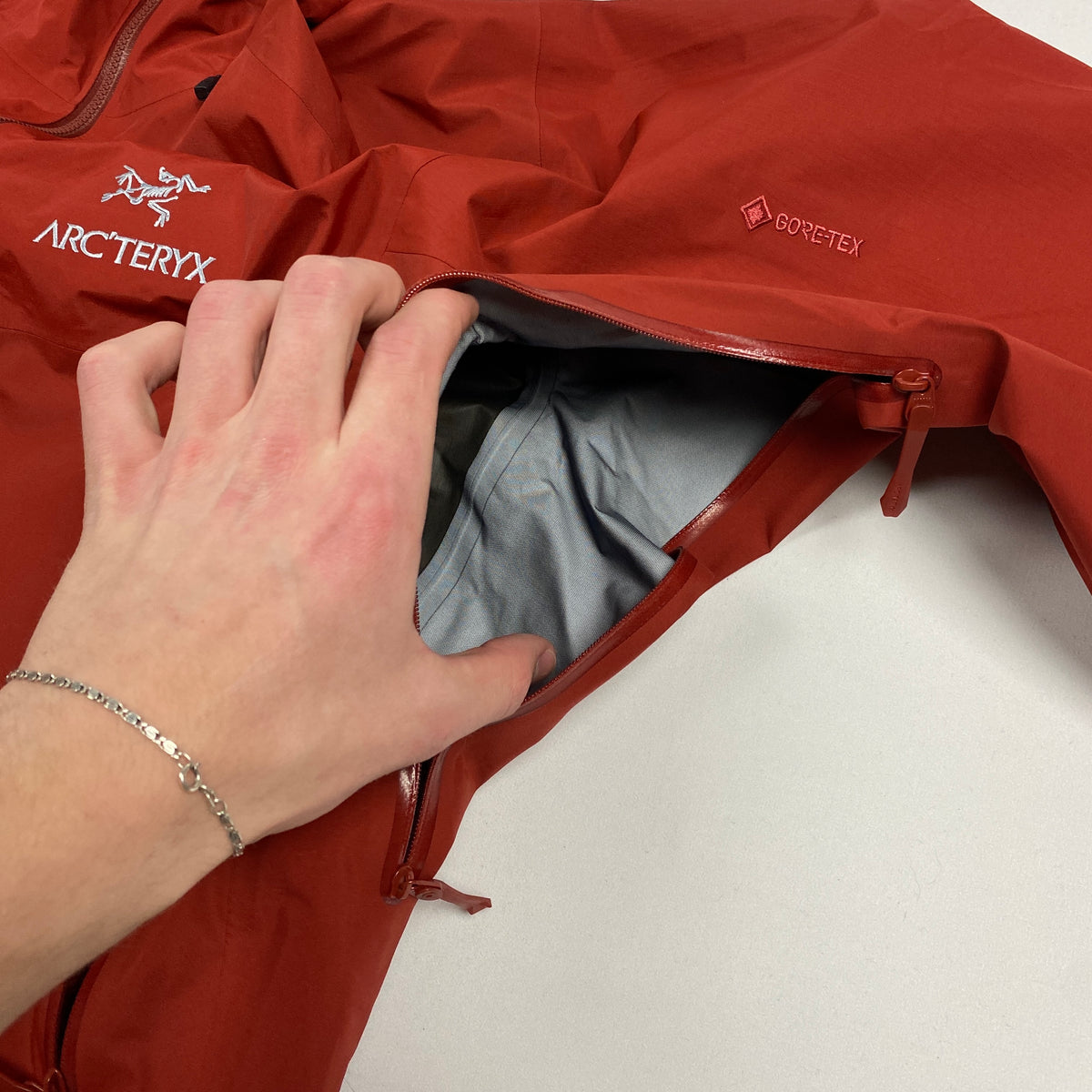 ARCTERYX x GORE-TEX Beta SL Hybrid