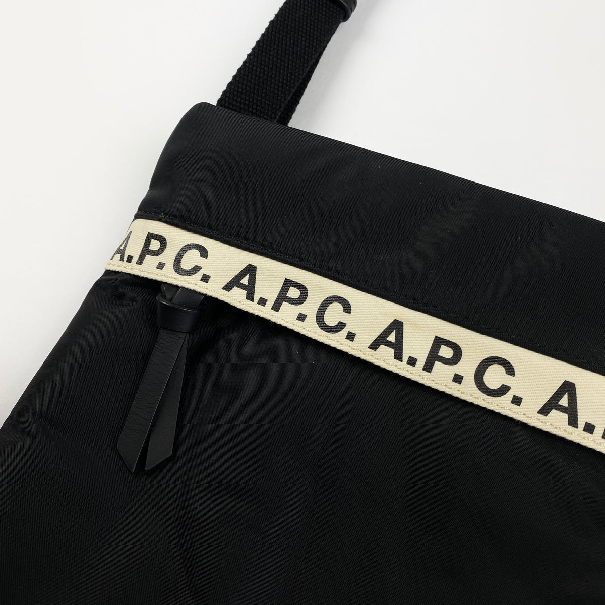 A.P.C. Umhängetasche