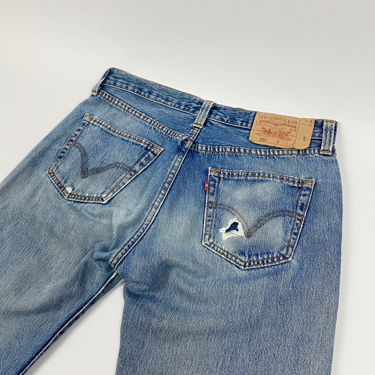 LEVIS Ripped Jeans