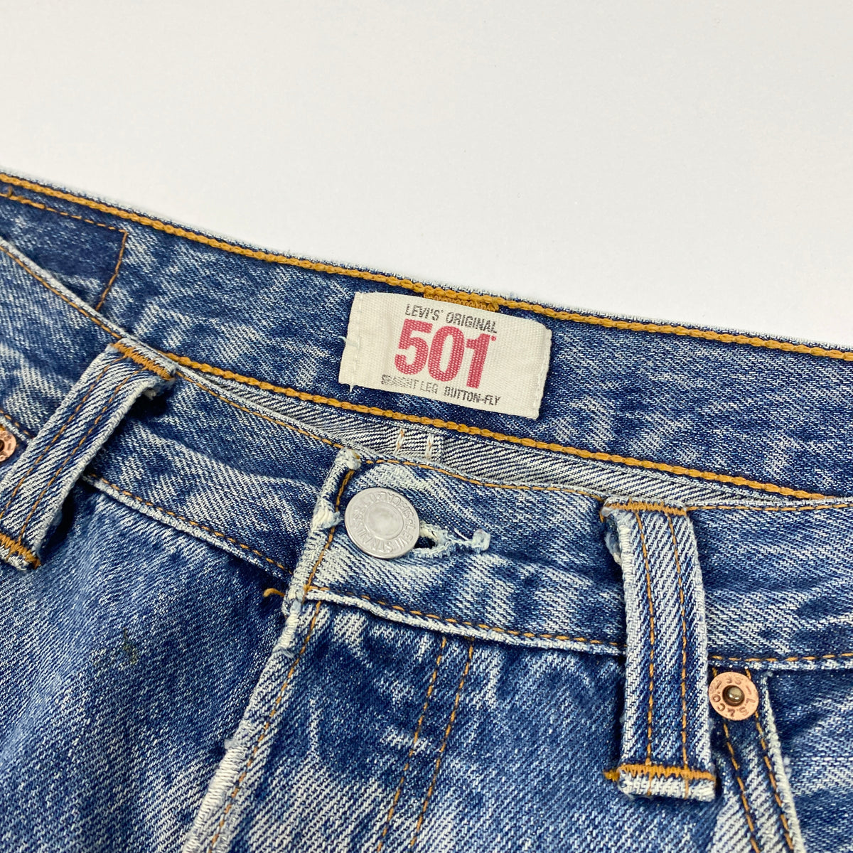 LEVIS Ripped Jeans