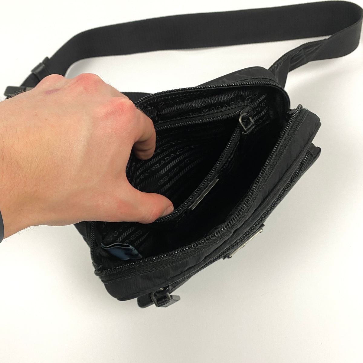 PRADA Re-Nylon Bauchtasche 2022