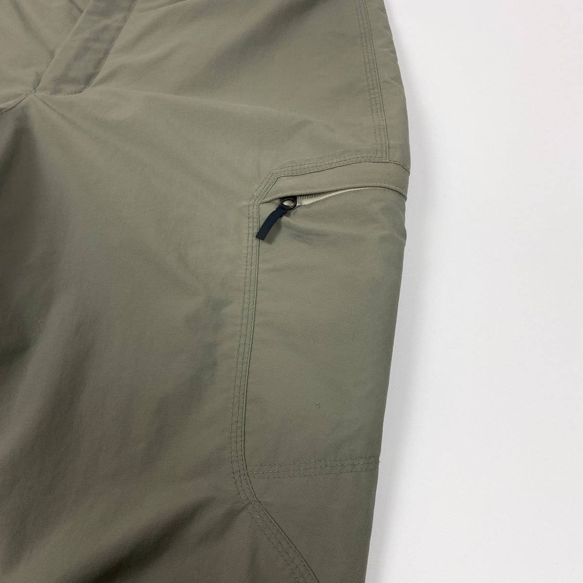 Vintage Nike ACG Ski/Snowboard Cargo Pants / Trousers