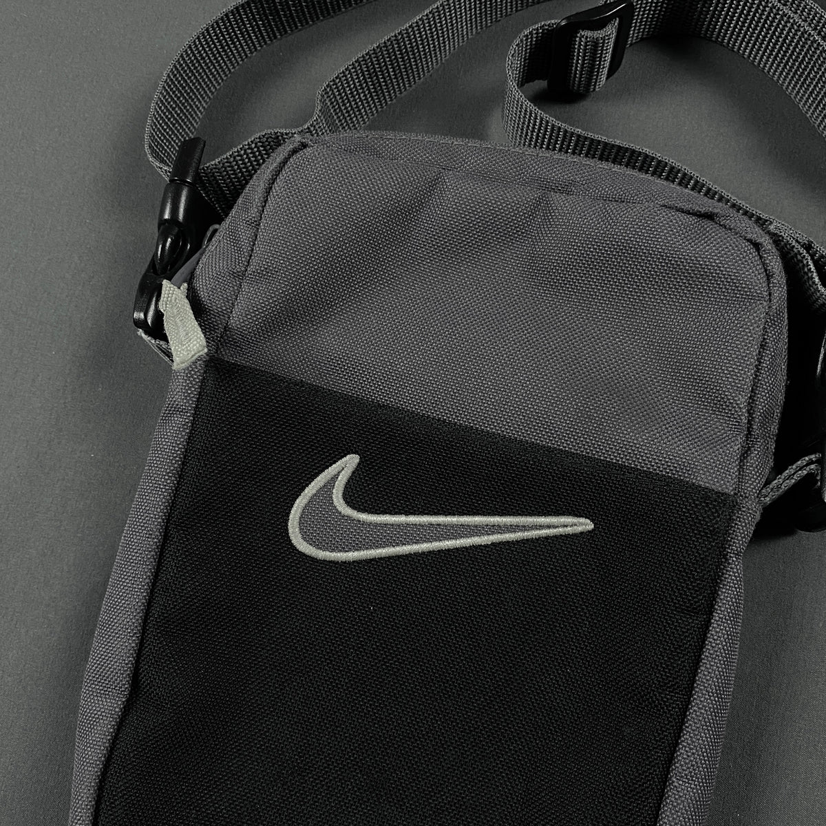 Vintage NIKE shoulder bag