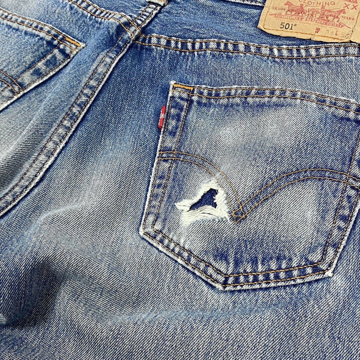 LEVIS Ripped Jeans