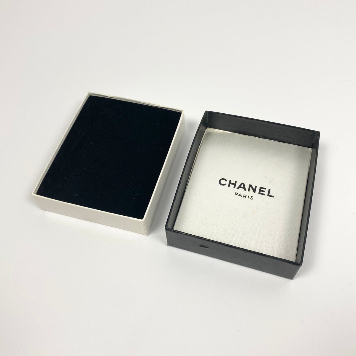 Vintage CHANEL wallet purse