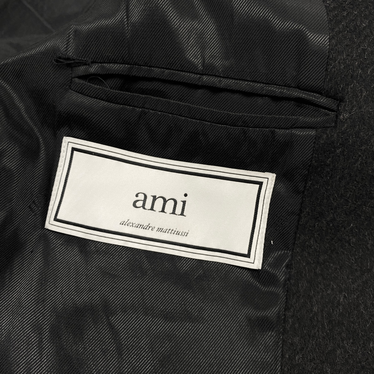 AMI Mantel