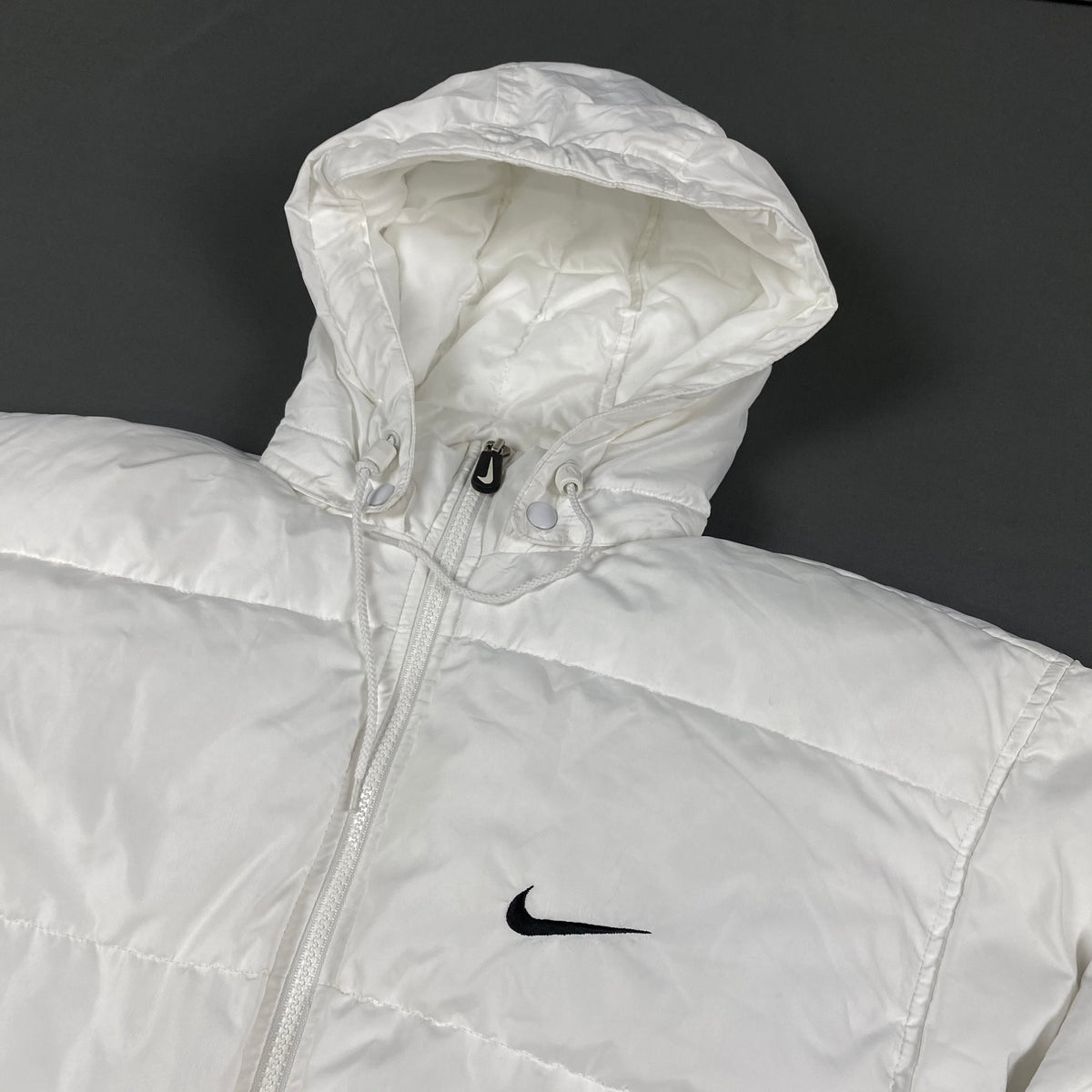 NIKE Spell Out Puffer Jacke
