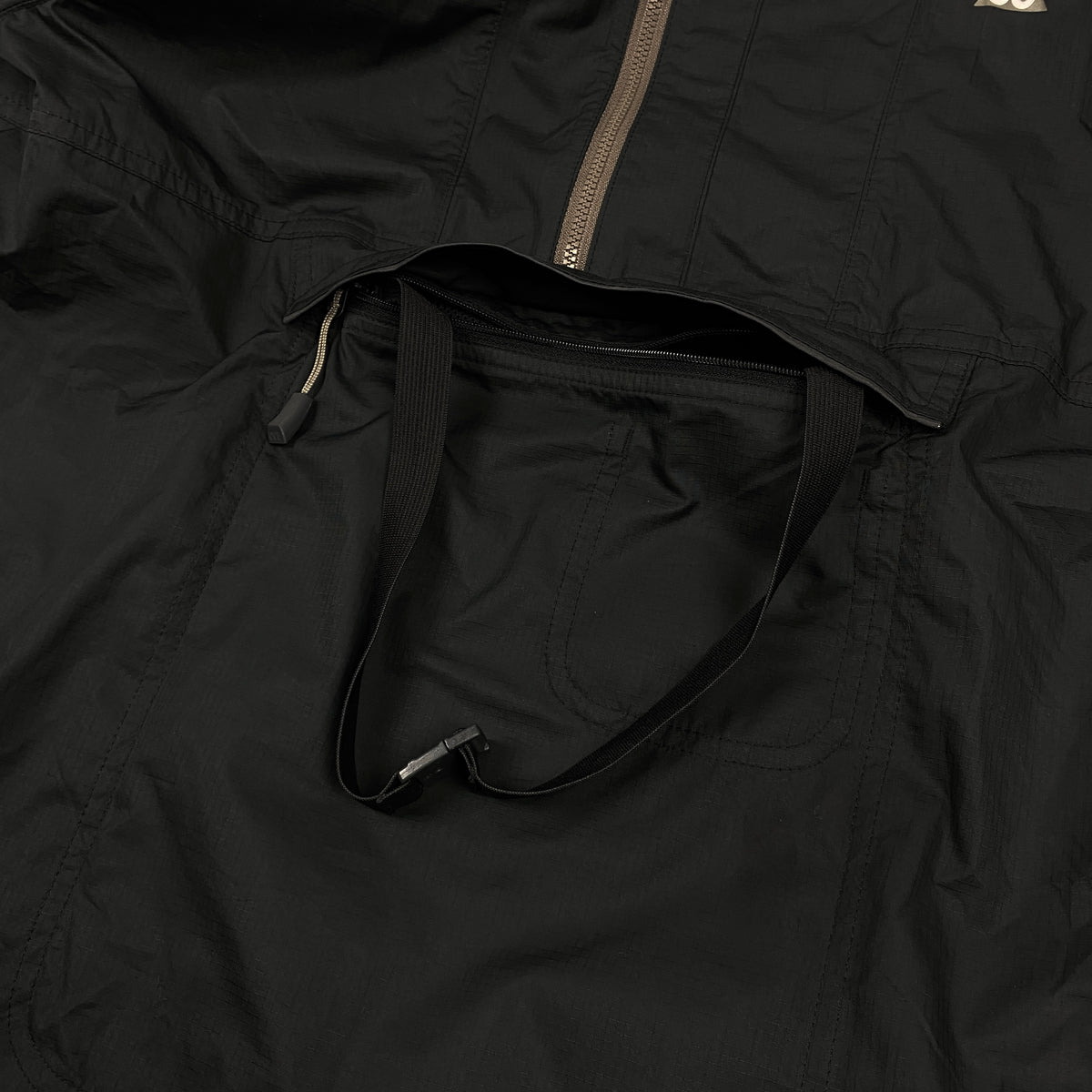 NIKE ACG Half-Zip Track Jacket / Tasche