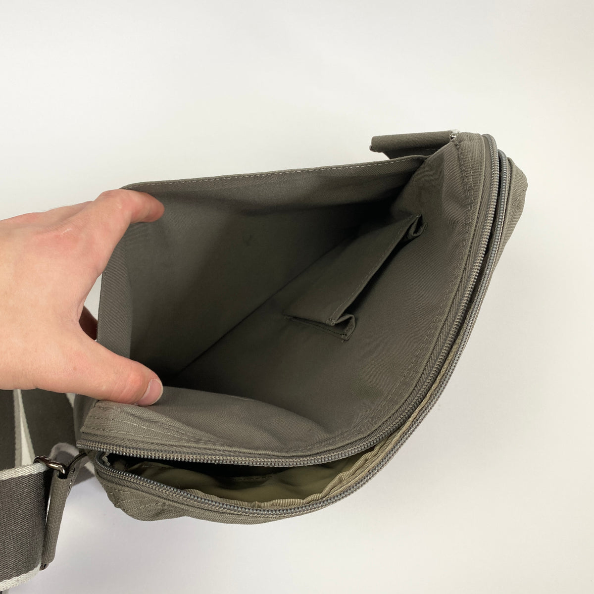 LACOSTE bag