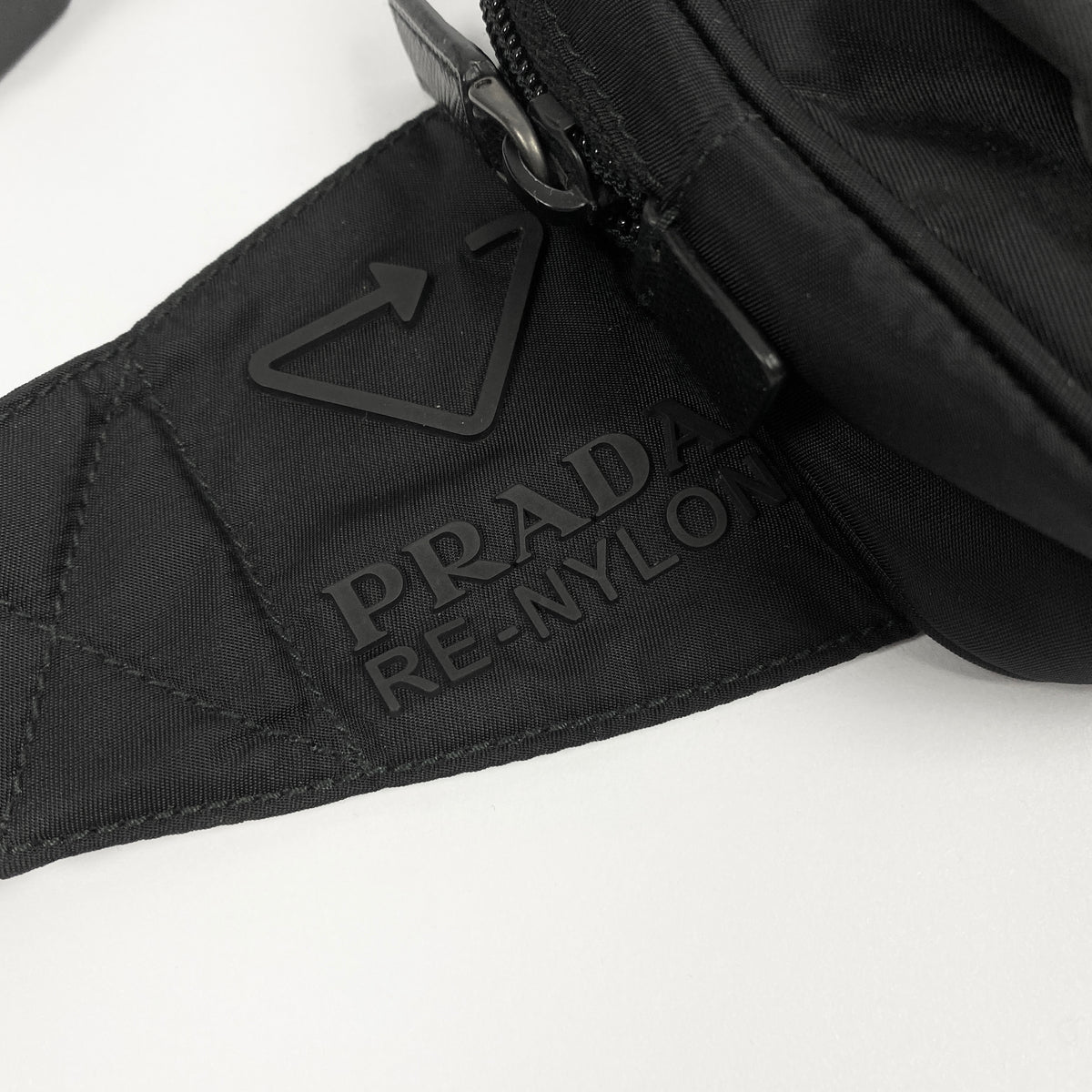 PRADA Re-Nylon Bauchtasche 2022