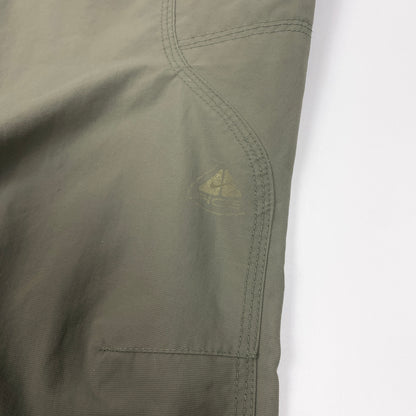 Vintage Nike ACG Ski/Snowboard Cargo Pants / Trousers