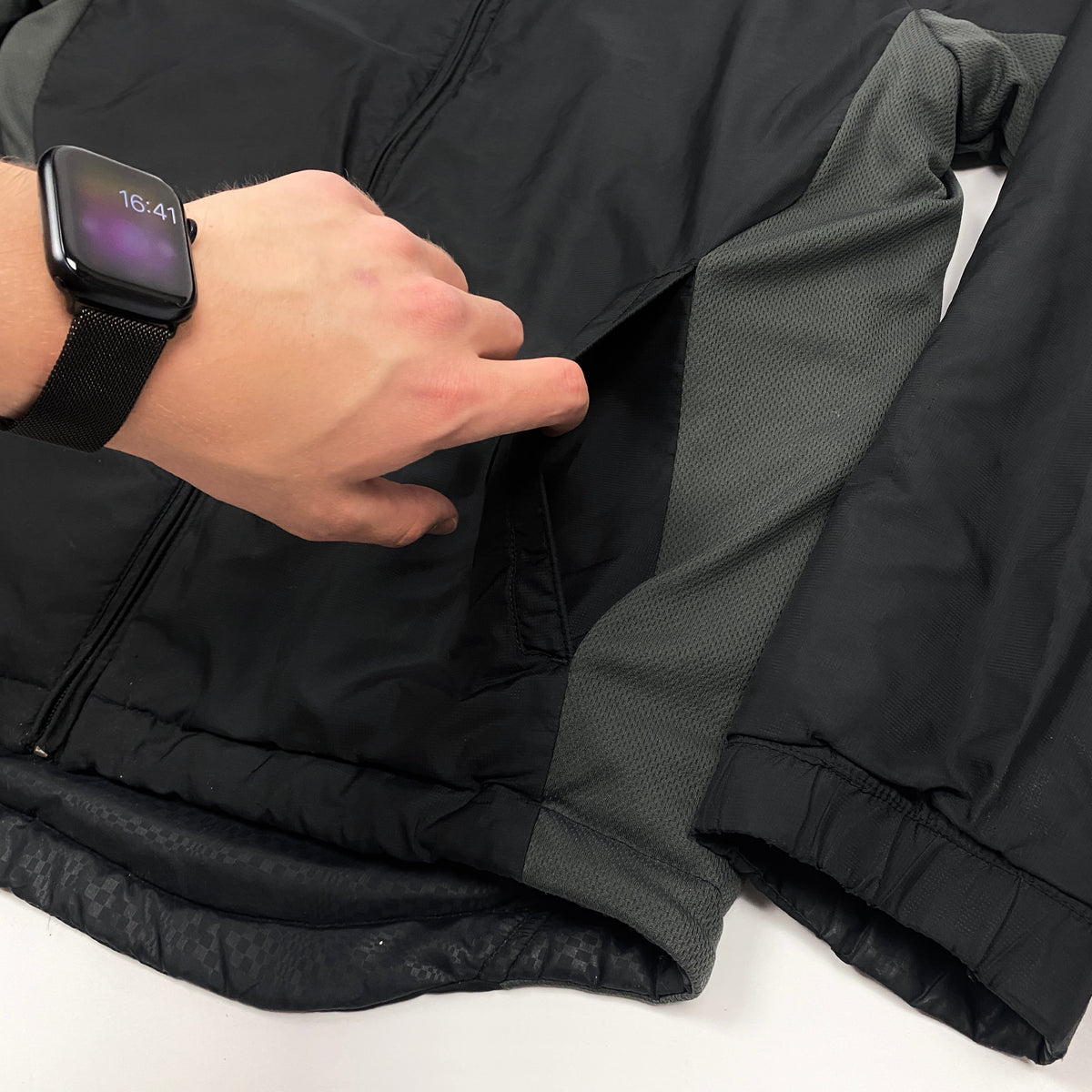 NIKE TN Carbon Reversible Jacket
