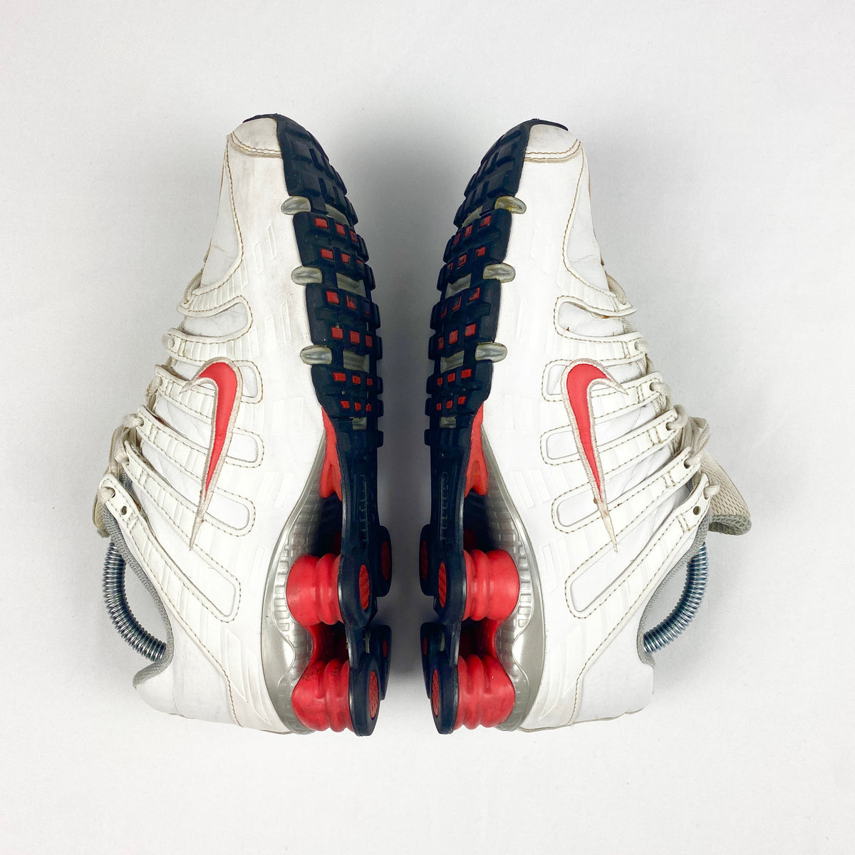NIKE SHOX