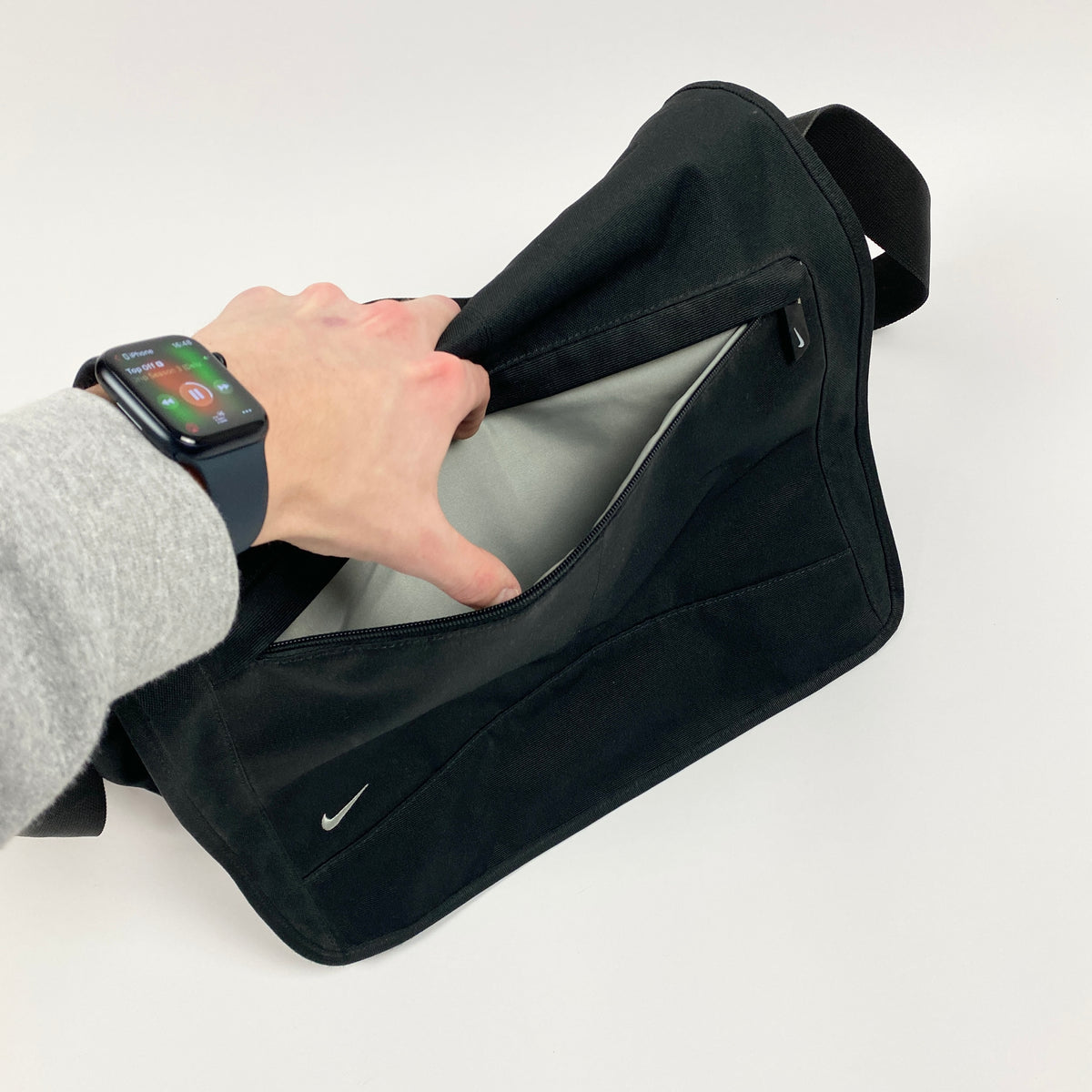 NIKE Laptop Umhängetasche