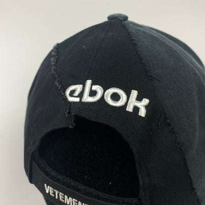 VETEMENTS x REEBOK Kappe