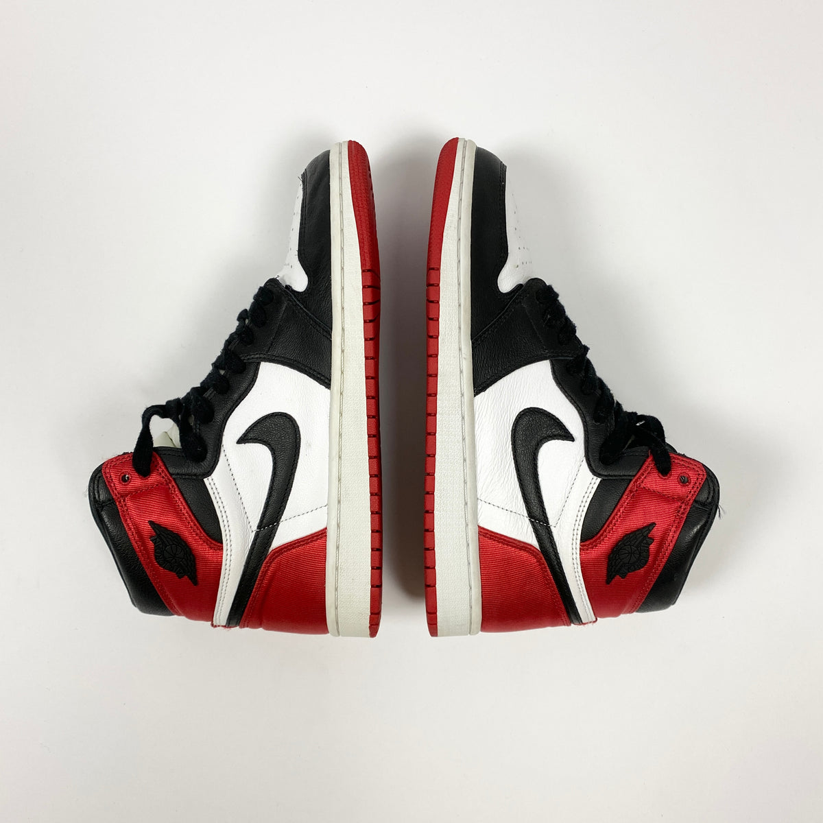 Nike Air Jordan 1 OG "Red Satin"