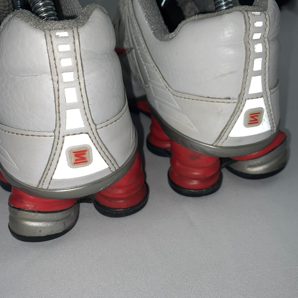 NIKE SHOX
