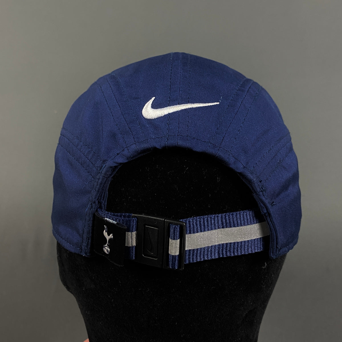 NIKE Tn x Tottenham Reflective Kappe